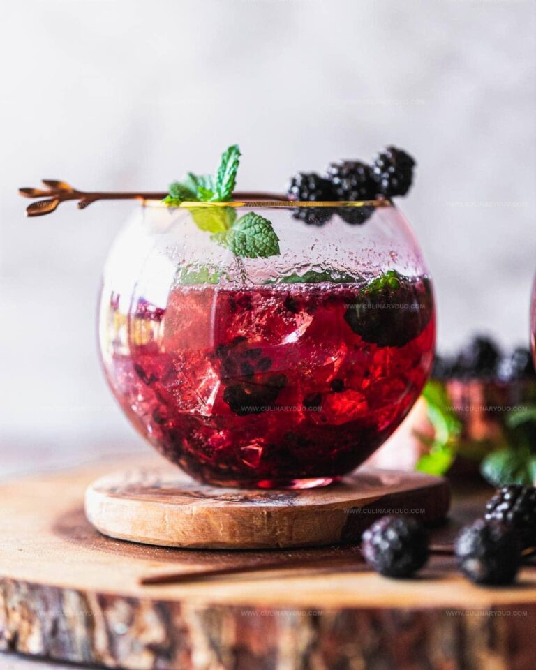Blackberry Bourbon Smash Cocktail Recipe