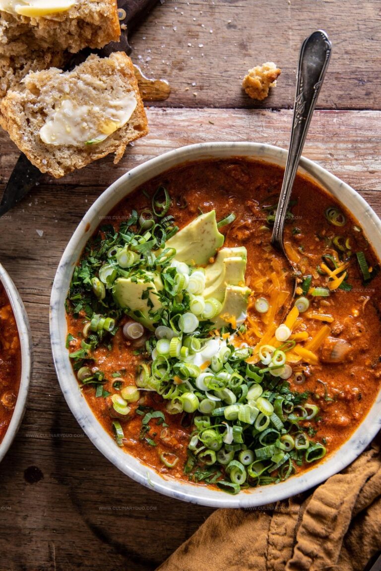 Crockpot Spicy Queso Beef Chili Recipe