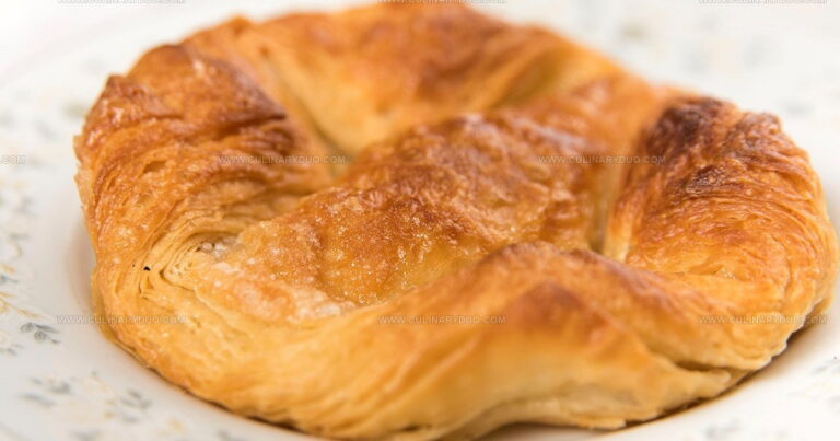 25 Irresistible French Cakes You Need to Taste