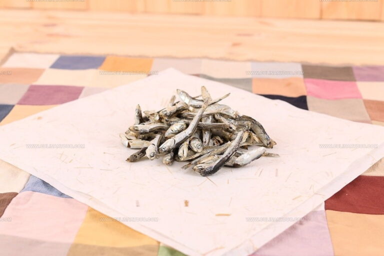 What Do Anchovies Taste Like? A Bite into the Briny Deep